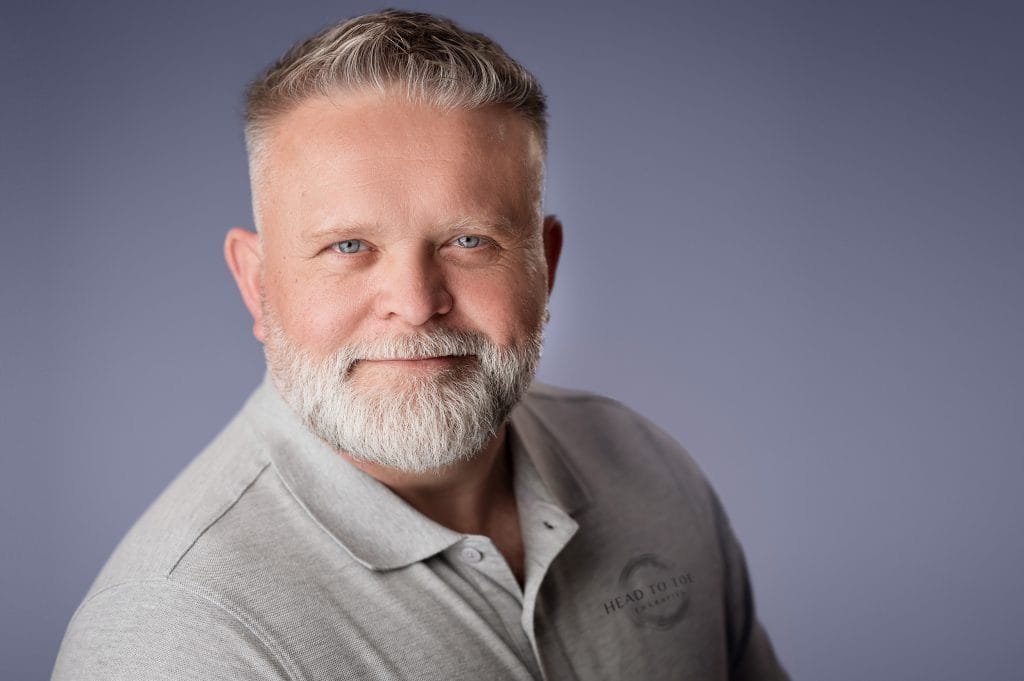 business linkedin professional profile website picture headshot
