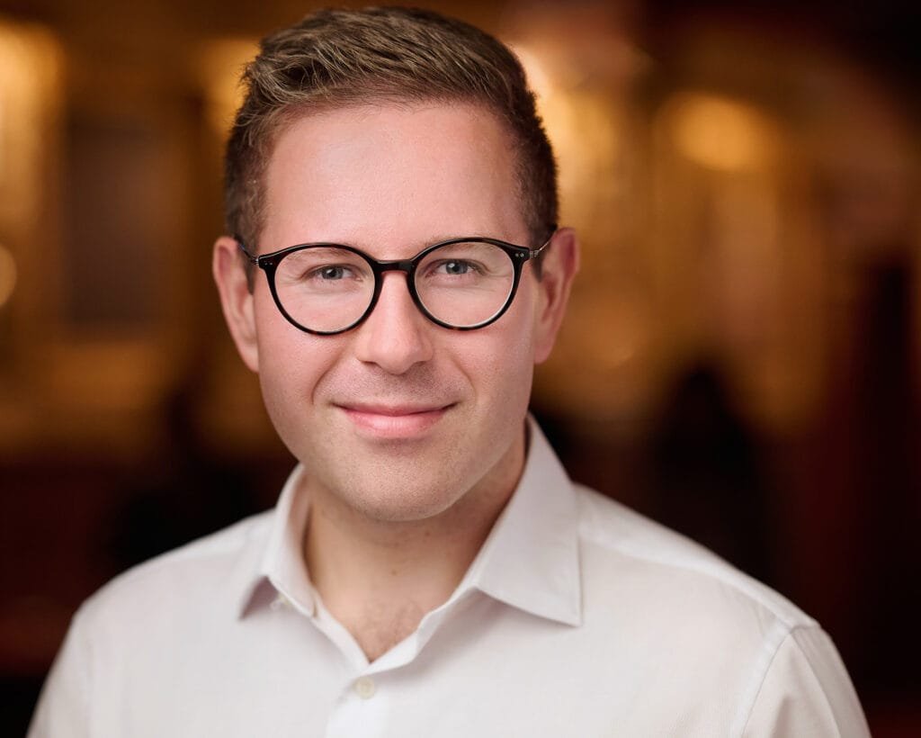 Business-corporate-headshot-portrait-profile-picture-LinkedIn-Daniel-W-by-Andrej-Valko-Captivating-Headshots Business-corporate-headshot-portrait-profile-picture-LinkedIn-Daniel-W-by-Andrej-Valko-Captivating-Headshots