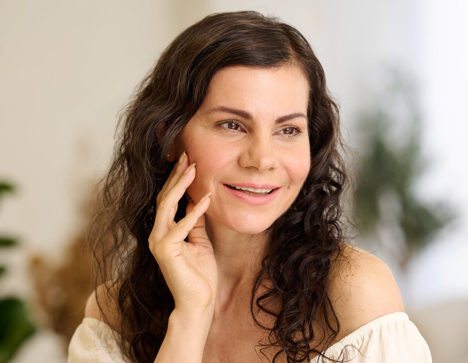 inventia-collagen-face-care-mature-skin-14095 copy personal-branding-photos-imagery-social-pictures-influencer-book-reviewer-01